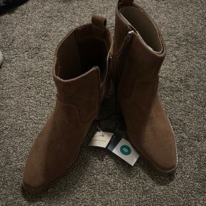 Universal Thread Brown Ankle Boots